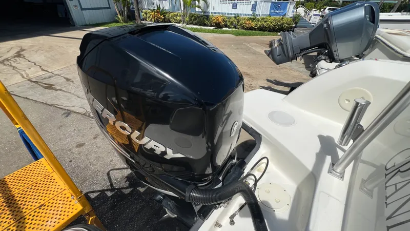 Slide: The Image of Boston Whaler 230 VANTAGE 2015 - 51