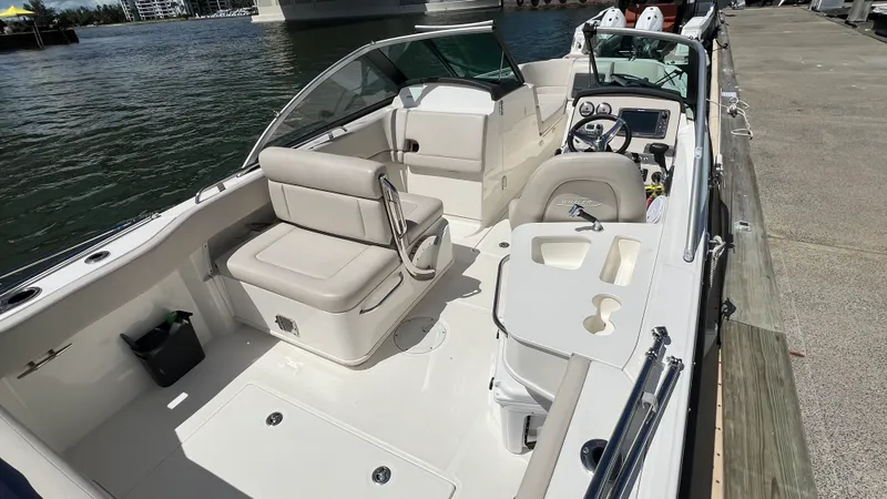 Slide: The Image of Boston Whaler 230 VANTAGE 2015 - 7