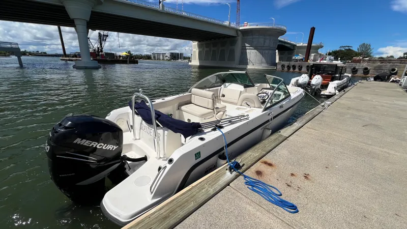 Slide: The Image of Boston Whaler 230 VANTAGE 2015 - 9