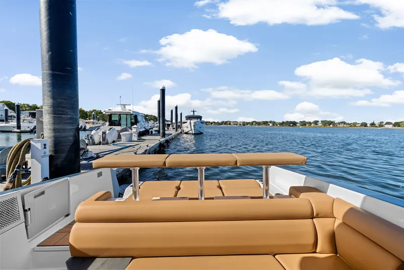 Slide: The Image of Aviara AV36 2022 - 10