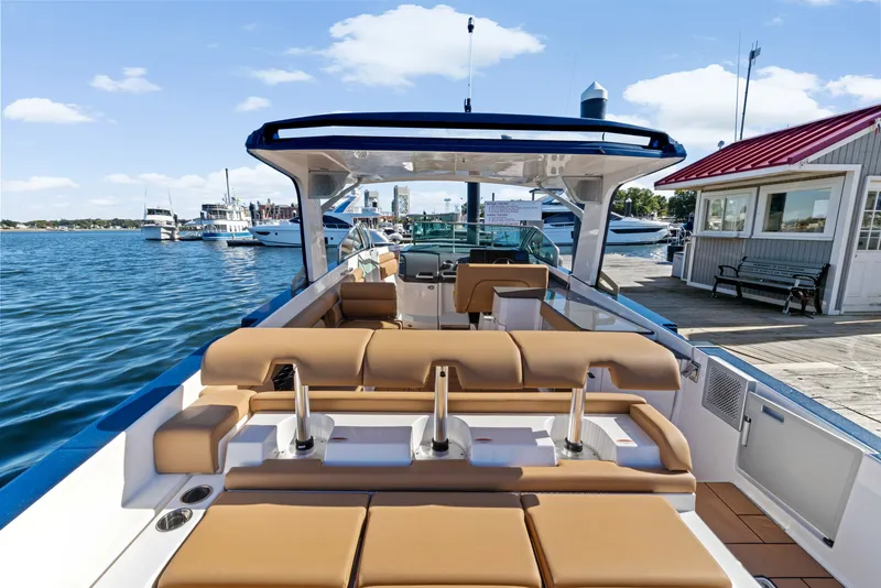 Slide: The Image of Aviara AV36 2022 - 9