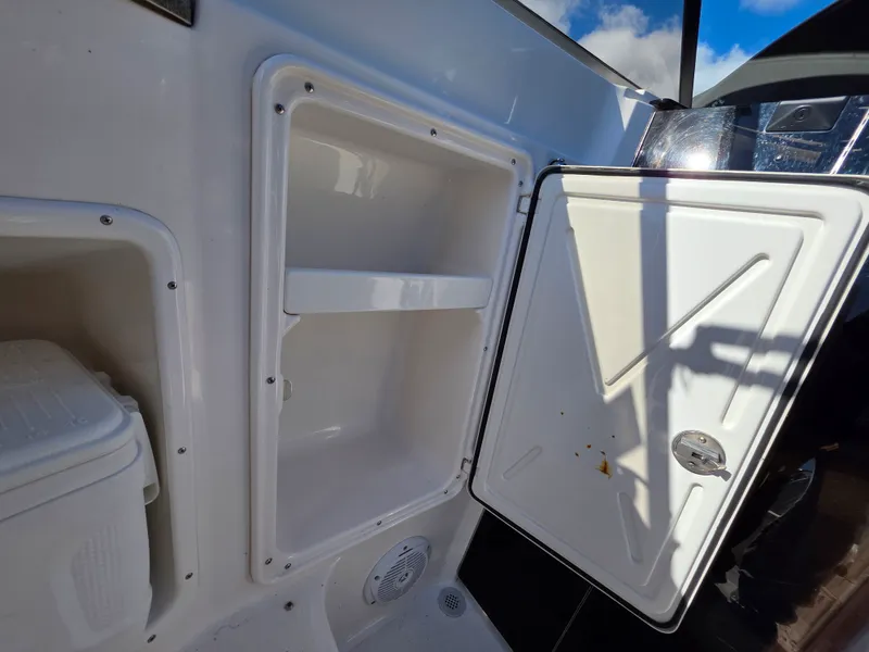 Slide: The Image of Regal 2665 COMMODORE 2008 - 19