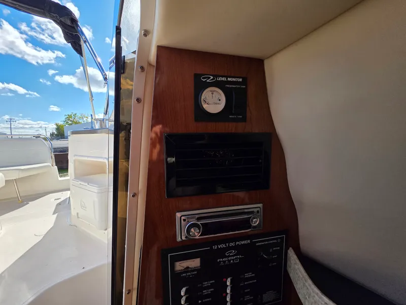 Slide: The Image of Regal 2665 COMMODORE 2008 - 36