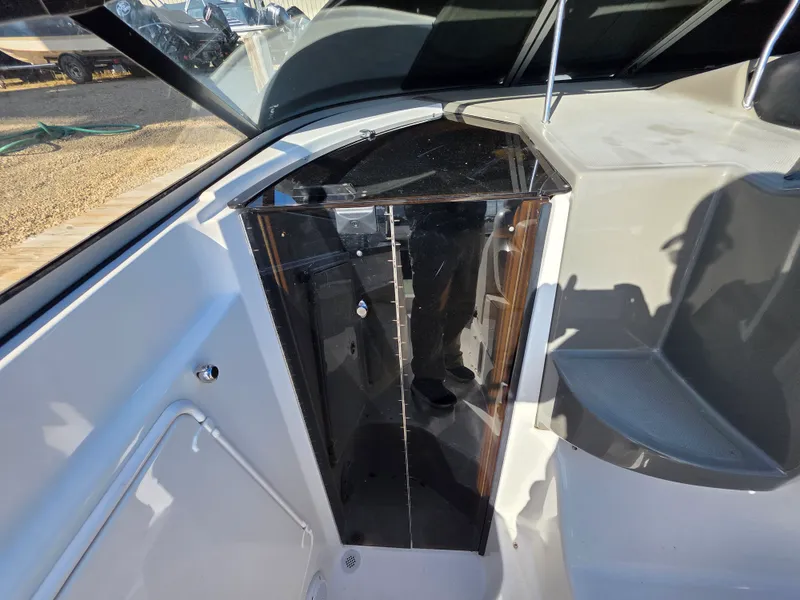 Slide: The Image of Regal 2665 COMMODORE 2008 - 37