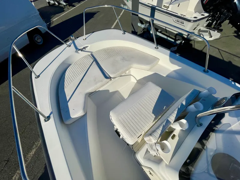 Slide: The Image of Boston Whaler 170 MONTAUK 2016 - 10