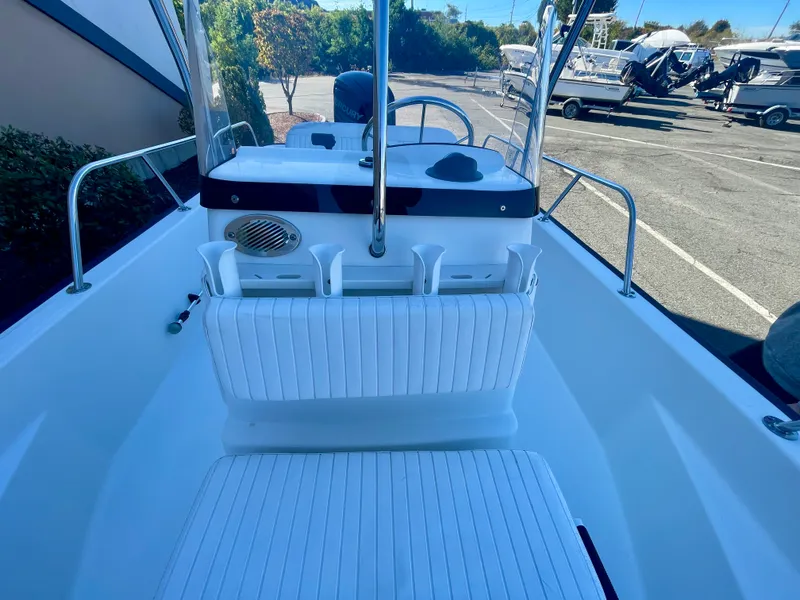 Slide: The Image of Boston Whaler 170 MONTAUK 2016 - 13