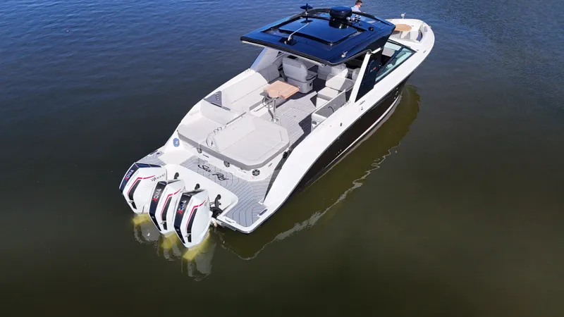 Slide: The Image of Sea Ray 400 SLXRE 2021 - 15