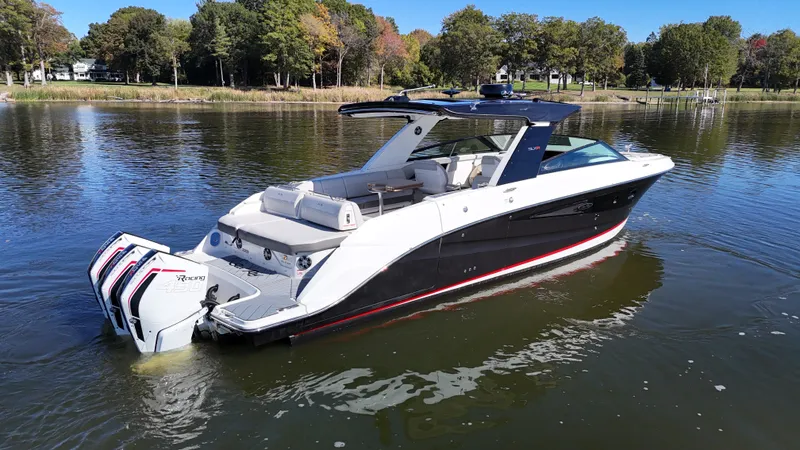 Slide: The Image of Sea Ray 400 SLXRE 2021 - 8