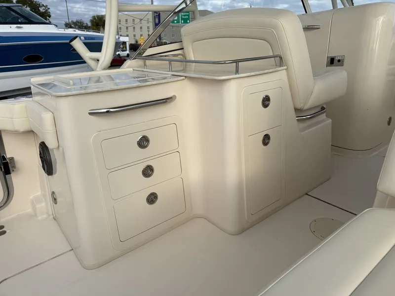 Slide: The Image of Grady-White Freedom 285 2026 - 16