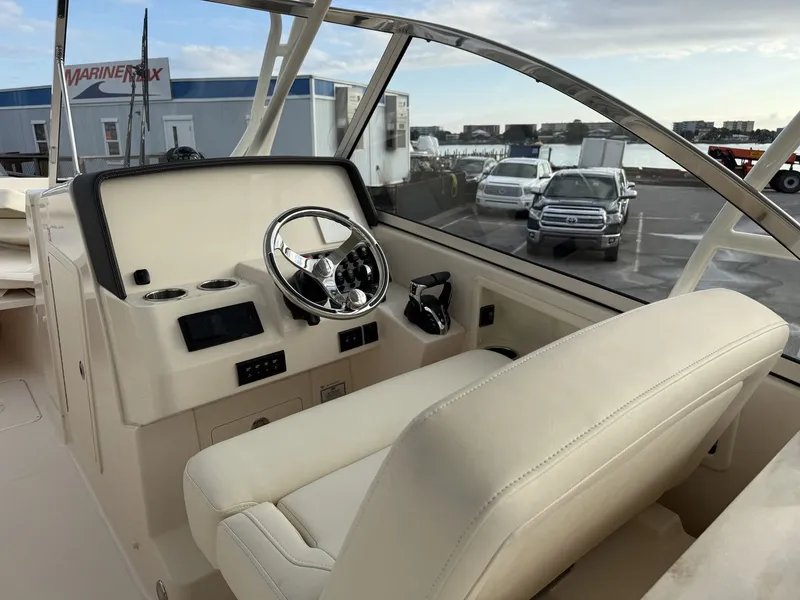 Slide: The Image of Grady-White Freedom 285 2026 - 25