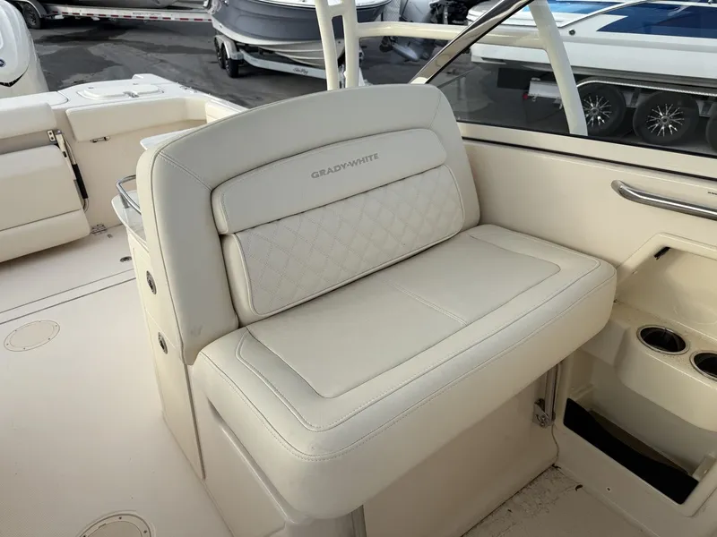 Slide: The Image of Grady-White Freedom 285 2026 - 28