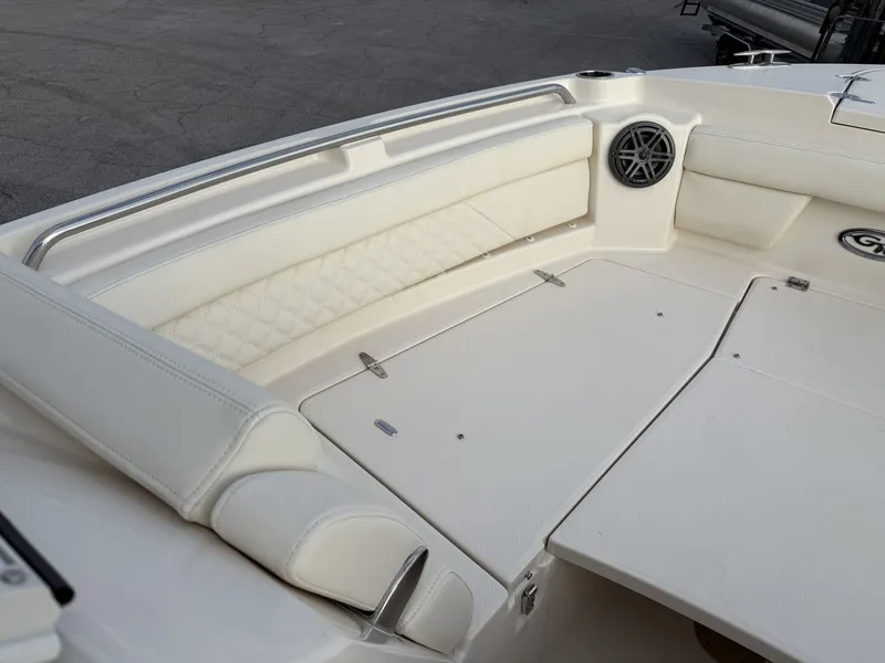 Slide: The Image of Grady-White Freedom 285 2026 - 32