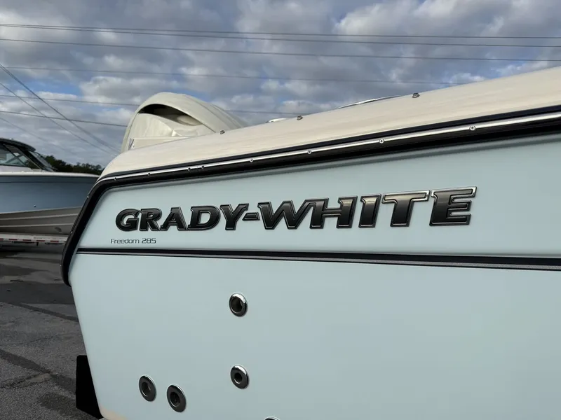 Slide: The Image of Grady-White Freedom 285 2026 - 6