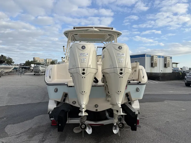 Slide: The Image of Grady-White Freedom 285 2026 - 7