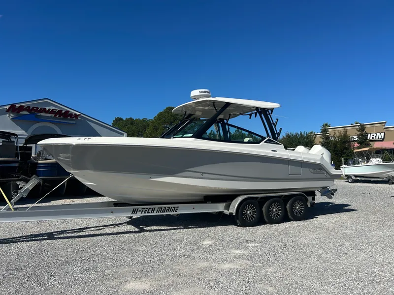 Slide: The Image of Boston Whaler 280 Vantage 2026 - 3