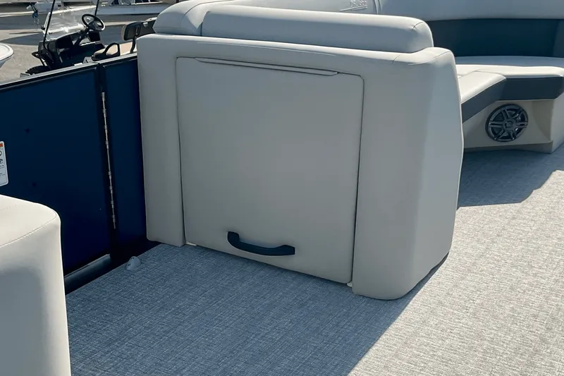 Slide: The Image of Harris 230 Cruiser 2025 - 11