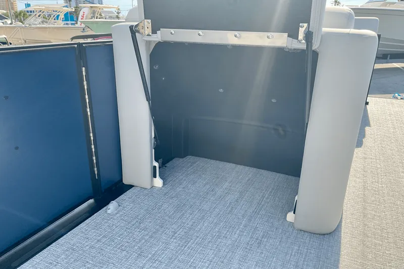 Slide: The Image of Harris 230 Cruiser 2025 - 12