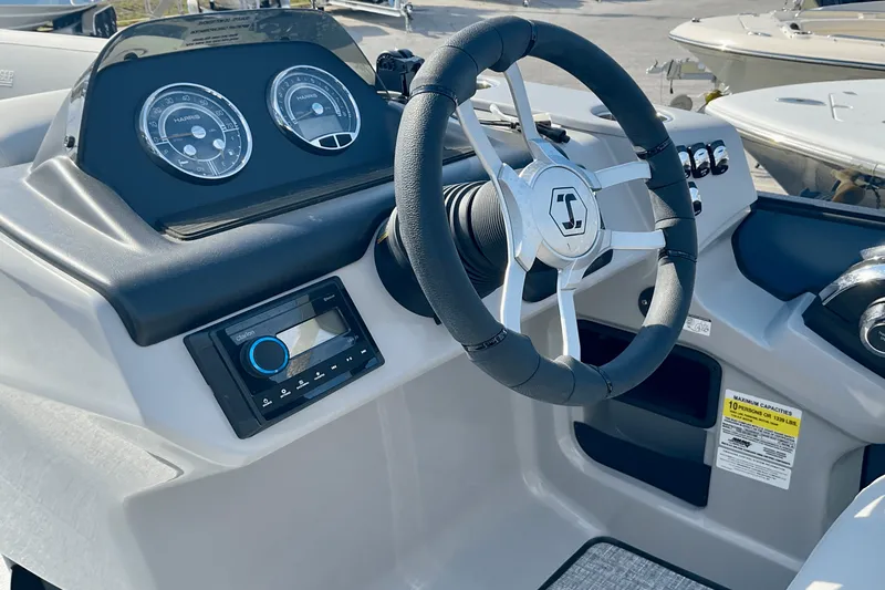 Slide: The Image of Harris 230 Cruiser 2025 - 15