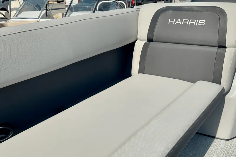 Slide: The Image of Harris 230 Cruiser 2025 - 18