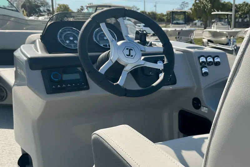 Slide: The Image of Harris 230 Cruiser 2025 - 21