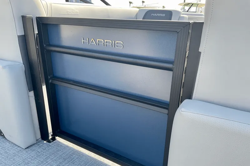 Slide: The Image of Harris 230 Cruiser 2025 - 23