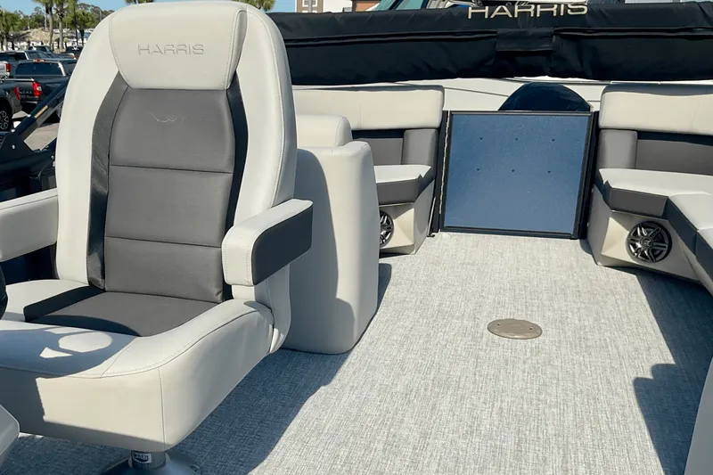 Slide: The Image of Harris 230 Cruiser 2025 - 9