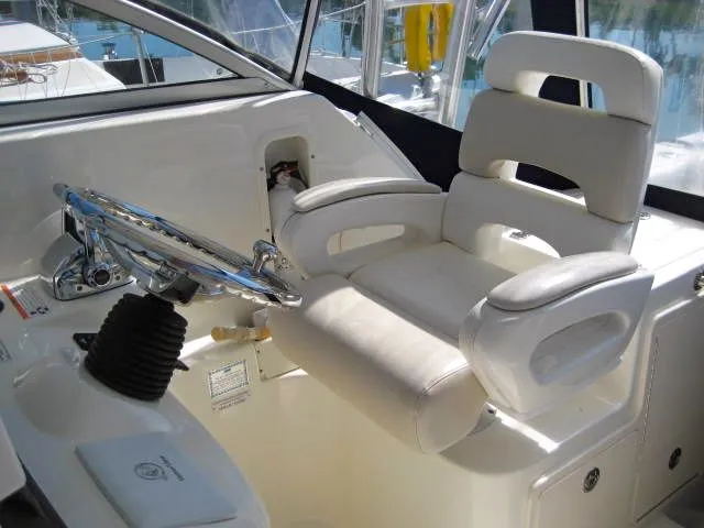 Slide: The Image of Boston Whaler 305 Conquest 2008 - 6