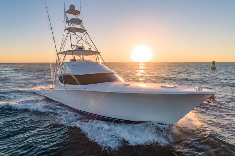 The Image of Hatteras 60 Convertible 2010 - 8