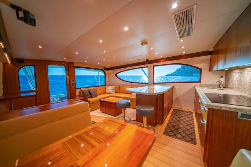 Slide: The Image of Hatteras 60 Convertible 2010 - 10
