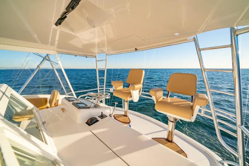 Slide: The Image of Hatteras 60 Convertible 2010 - 31