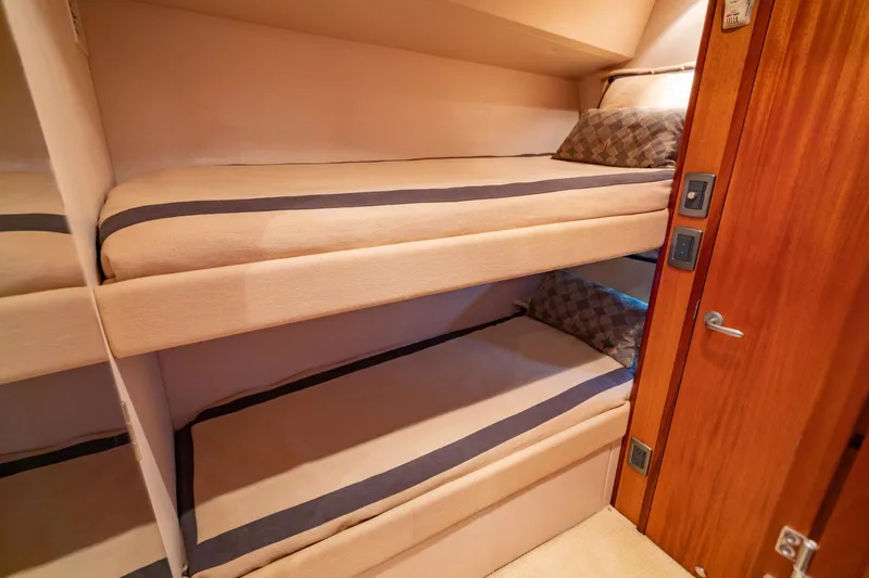 Slide: The Image of Hatteras 60 Convertible 2010 - 21
