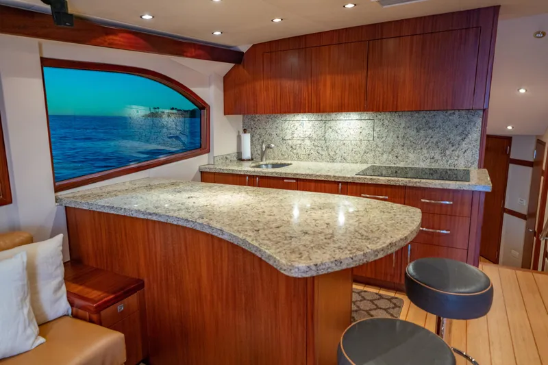 Slide: The Image of Hatteras 60 Convertible 2010 - 15
