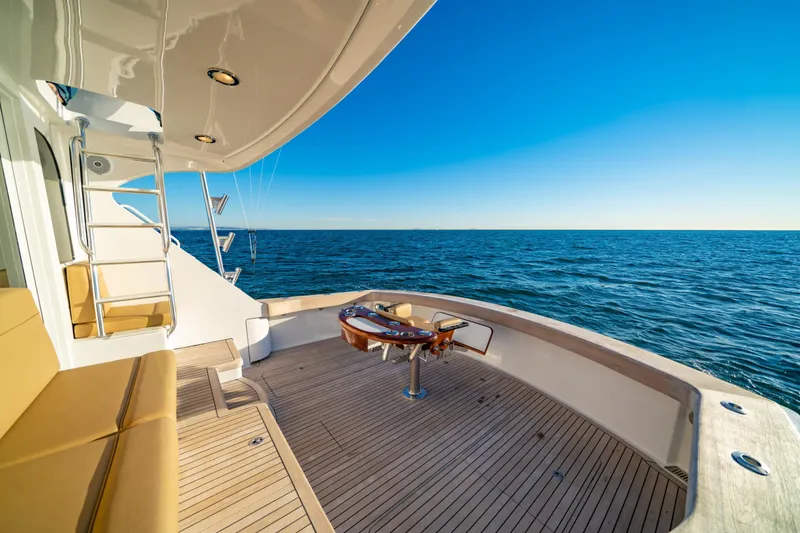 Slide: The Image of Hatteras 60 Convertible 2010 - 28