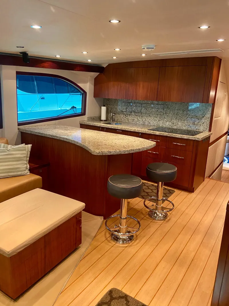 Slide: The Image of Hatteras 60 Convertible 2010 - 9