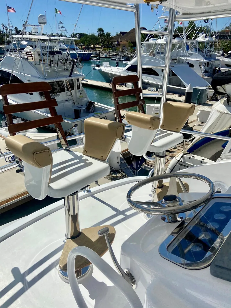 Slide: The Image of Hatteras 60 Convertible 2010 - 3
