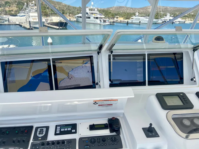 Slide: The Image of Hatteras 60 Convertible 2010 - 4