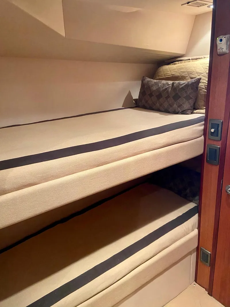 Slide: The Image of Hatteras 60 Convertible 2010 - 14