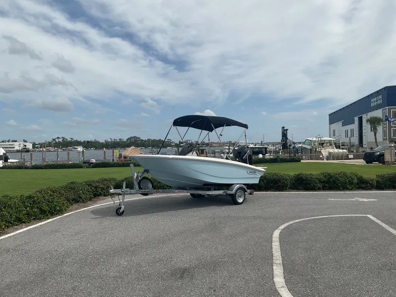 Slide: The Image of Boston Whaler 13 SUPER SPORT 2024 - 6