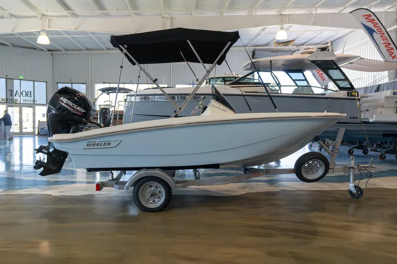 Slide: The Image of Boston Whaler 130 Super Sport 2025 - 4