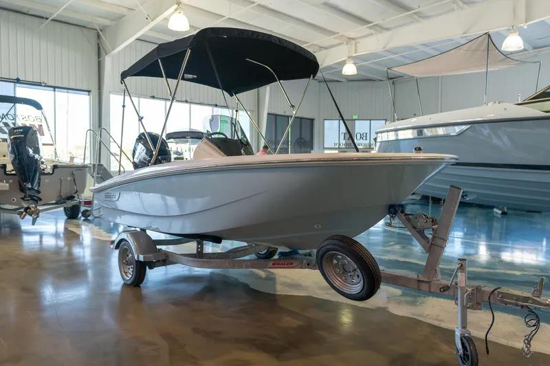 Slide: The Image of Boston Whaler 130 Super Sport 2025 - 5