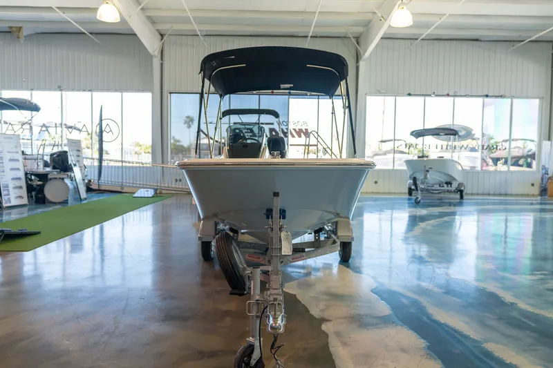 Slide: The Image of Boston Whaler 130 Super Sport 2025 - 6