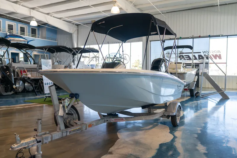 Slide: The Image of Boston Whaler 130 Super Sport 2025 - 7