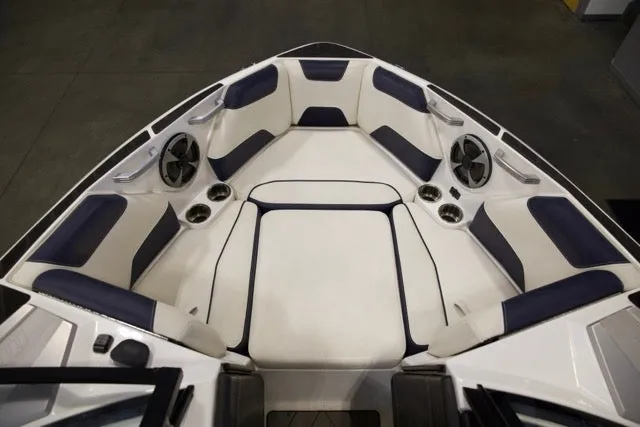 Slide: The Image of Malibu 22LSV 2019 - 19