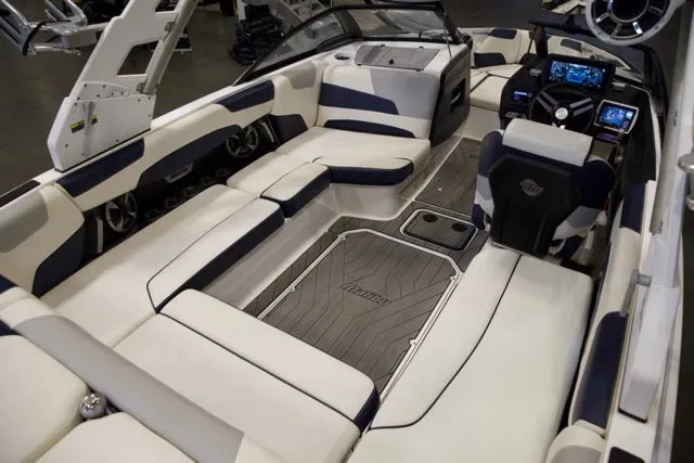 Slide: The Image of Malibu 22LSV 2019 - 20