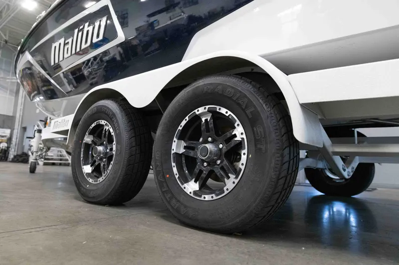 Slide: The Image of Malibu 22LSV 2019 - 8