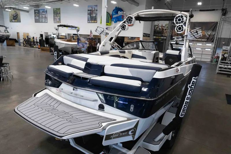 Slide: The Image of Malibu 22LSV 2019 - 13