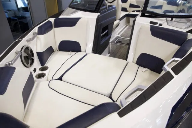 Slide: The Image of Malibu 22LSV 2019 - 9