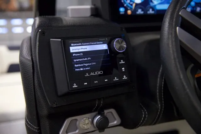 Slide: The Image of Malibu 22LSV 2019 - 15