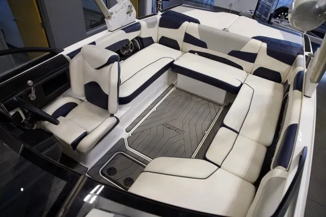 Slide: The Image of Malibu 22LSV 2019 - 23