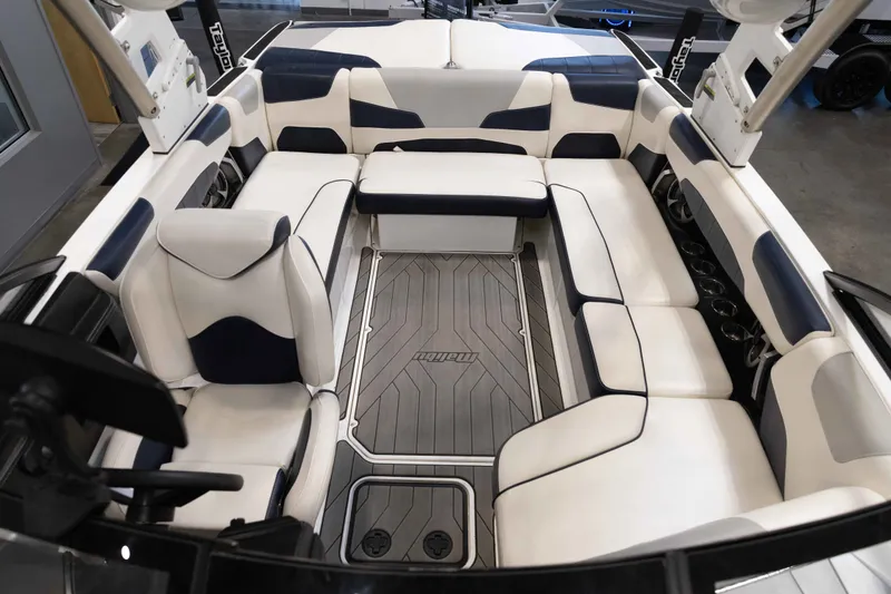Slide: The Image of Malibu 22LSV 2019 - 28
